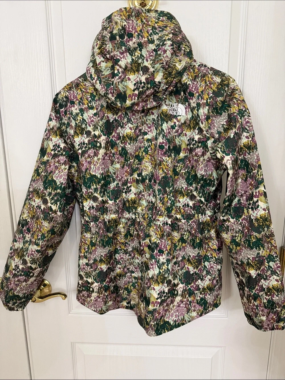 The North Face Kids Floral-Print Hooded Raincoat in Green & Pink